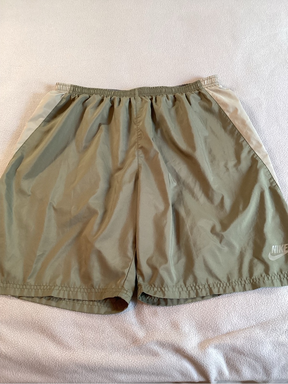 Nike Men’s Olive Green Athletic Shorts Size XL Lined FITDRY Drawstring Flaw